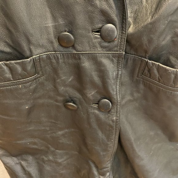 VINTAGE INTERNATIONAL LEATHER COLLECTION -- Leather Trenchcoat, Double-Breasted - Picture 11 of 16